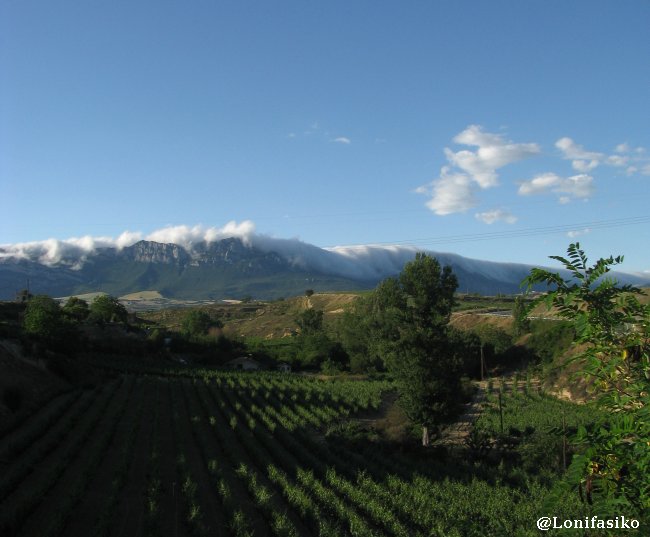 Efecto Foehn sobre Sierra Cantabria, en Rioja Alavesa