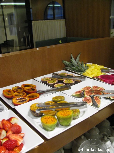 Frutas variadas en el desayuno del Hotel Maximilian en Innsbruck