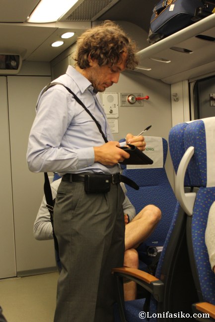 Revisor de tren Malpensa Express, multa por no llevar billete