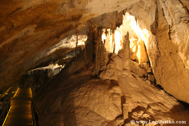 Cuevas de Arrikrutz en Oñati: Formaciones curiosas en Oñatiko kobak