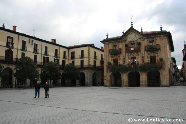Plaza y ayuntamiento de Oñati Oñate