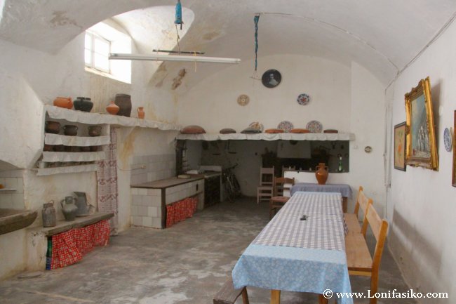 Cocina del personal que vivía habitualmente en la Finca Es Galatzó