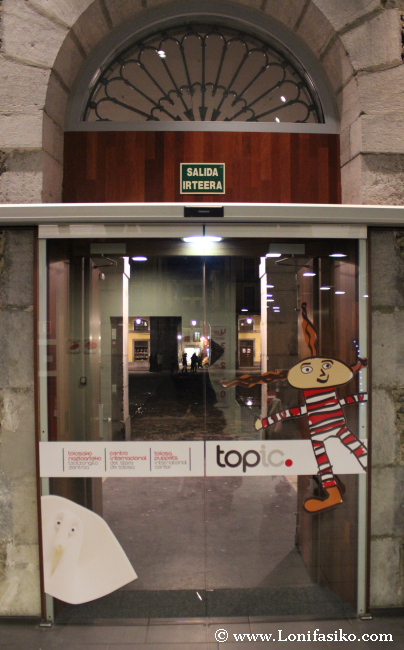 Entrada a Topic, centro internacional del títere de Tolosa