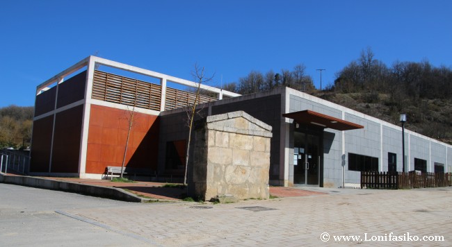 Parketxe y centro de interpretación del parque natural de Izki, en Korres