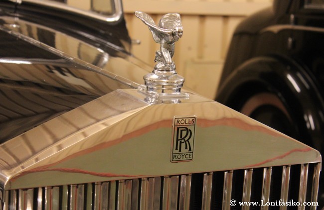 El clásico emblema de marca de Rolls-Royce
