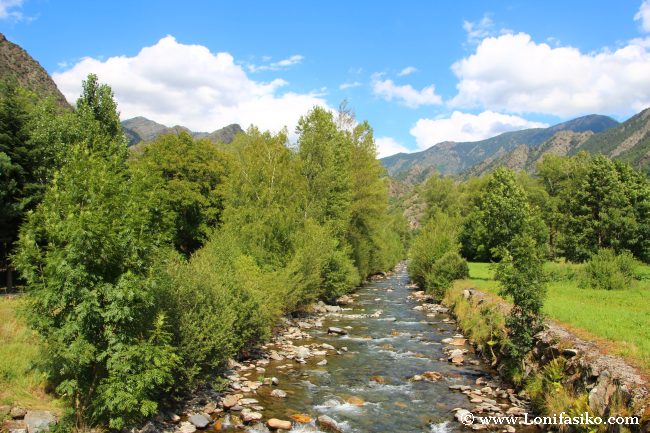 Río Noguera de Vallferrera, paisaje de postal