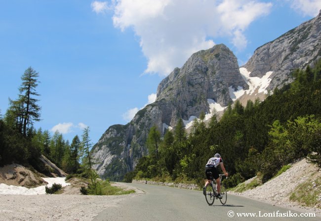 Paso de Vršic en bicicleta ciclismo Eslovenia