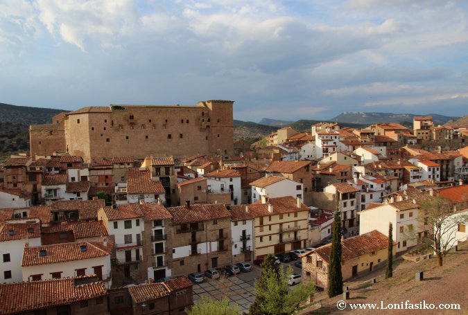 Caserío y castillo de Mora de Rubielos