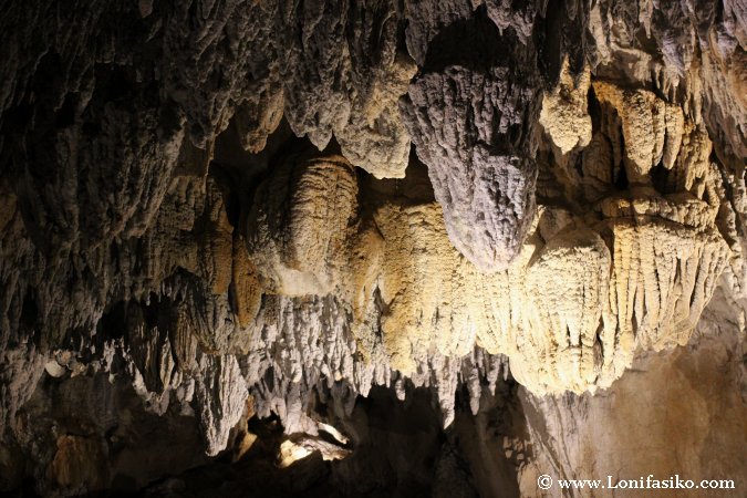 Techos de formaciones en cuevas de Urdazubi