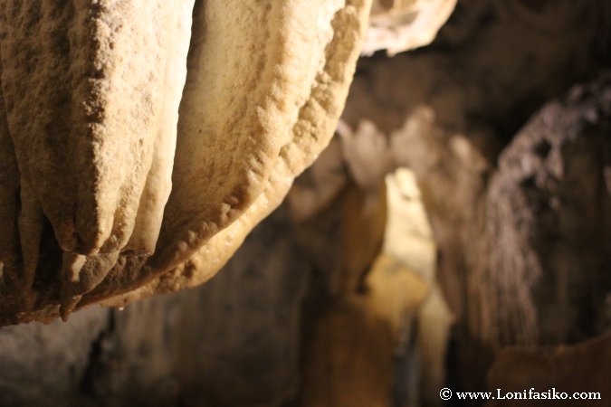 Formaciones geológicas en cuevas