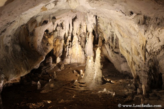 Formaciones de calcita en cuevas