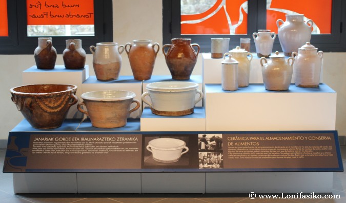 Exposición de piezas de cerámica
