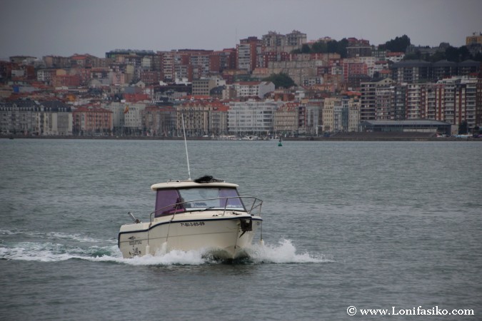 Pedreñera en la bahía de Santander