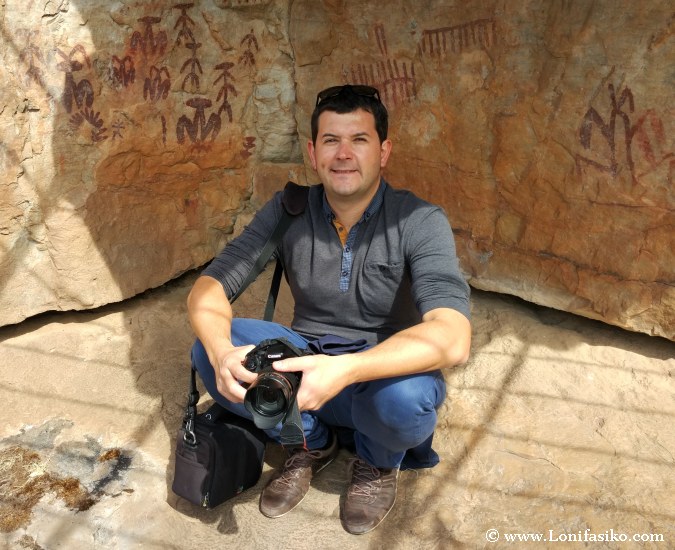 Visitar pinturas rupestres esquemáticas de Peña Escrita en Fuencaliente
