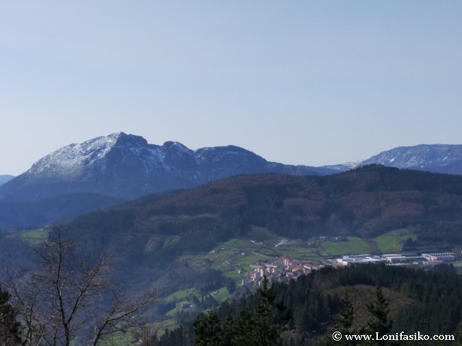 Montañas calizas Euskadi: Udalaitz