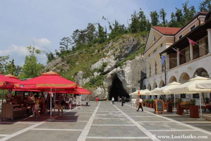 Cueva de Postojna en Eslovenia Parque temático
