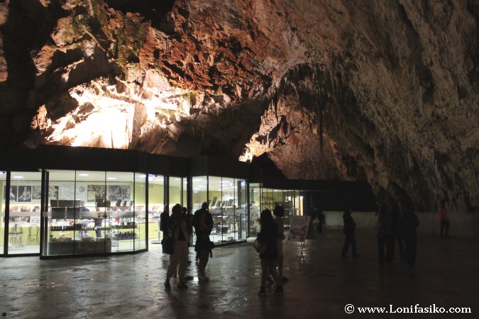Interior Cueva Postojna