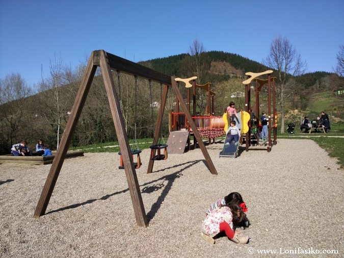 Elgeta Parque Infantil Juegos Niños