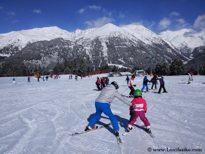 Andorra con niños: Aprender a esquiar