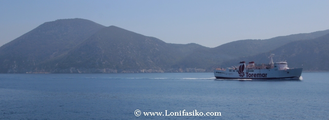 Ferry coche isla Elba Italia