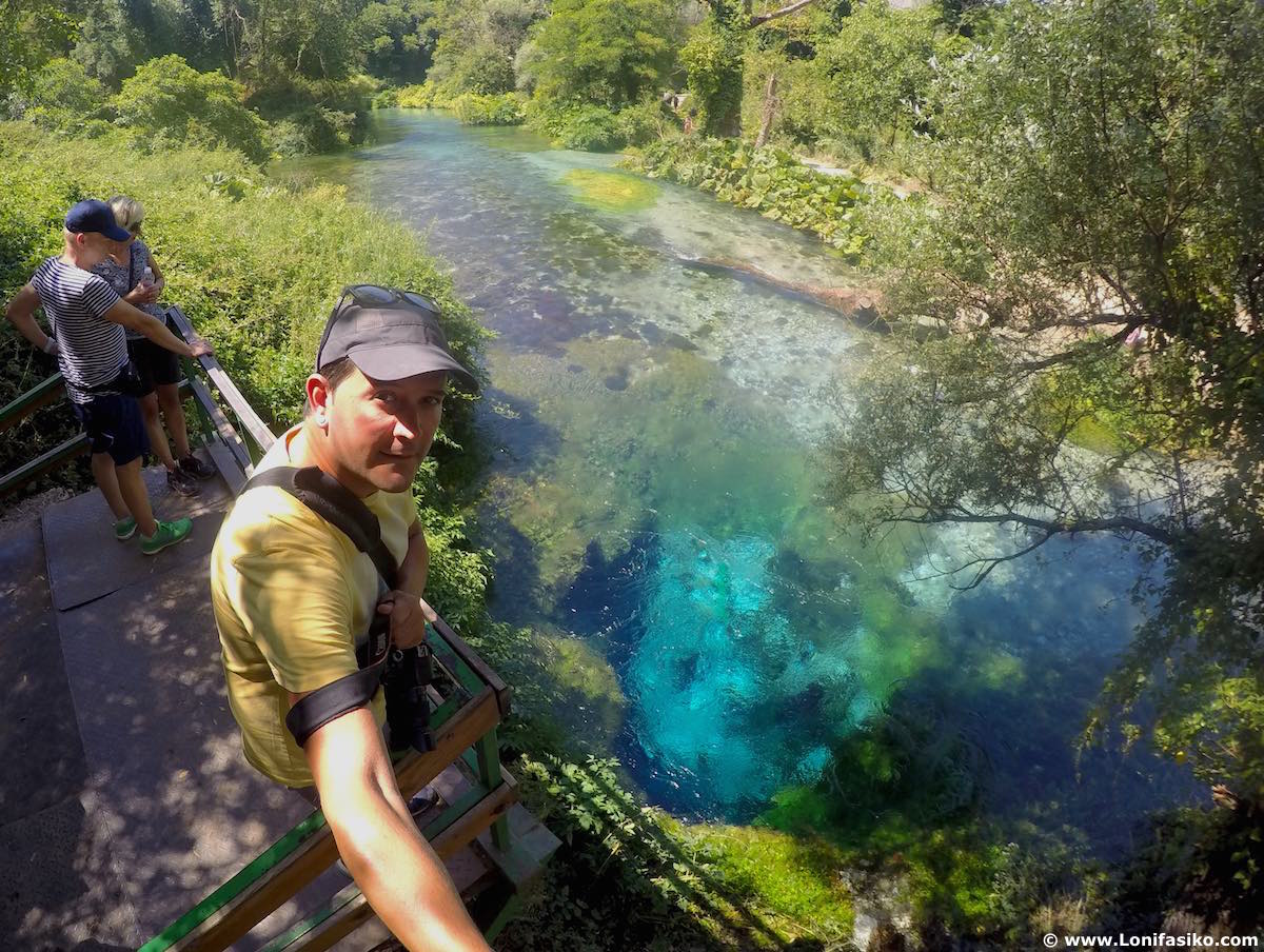 Blue Eye en Albania fotos y guía para visitar el ojo azul Lonifasiko