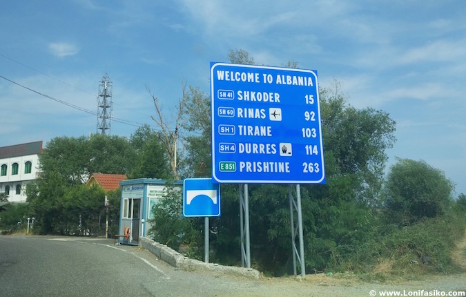 albania conducir señalización