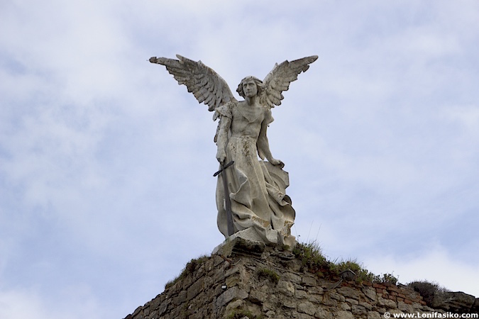 cementerio Comillas angelote Ángel exterminador
